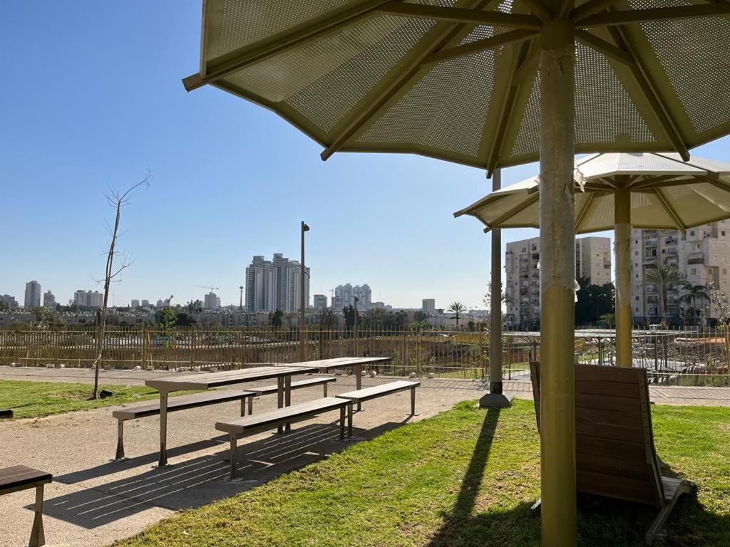 Lovely New Central Apartment Beersheba Exterior foto